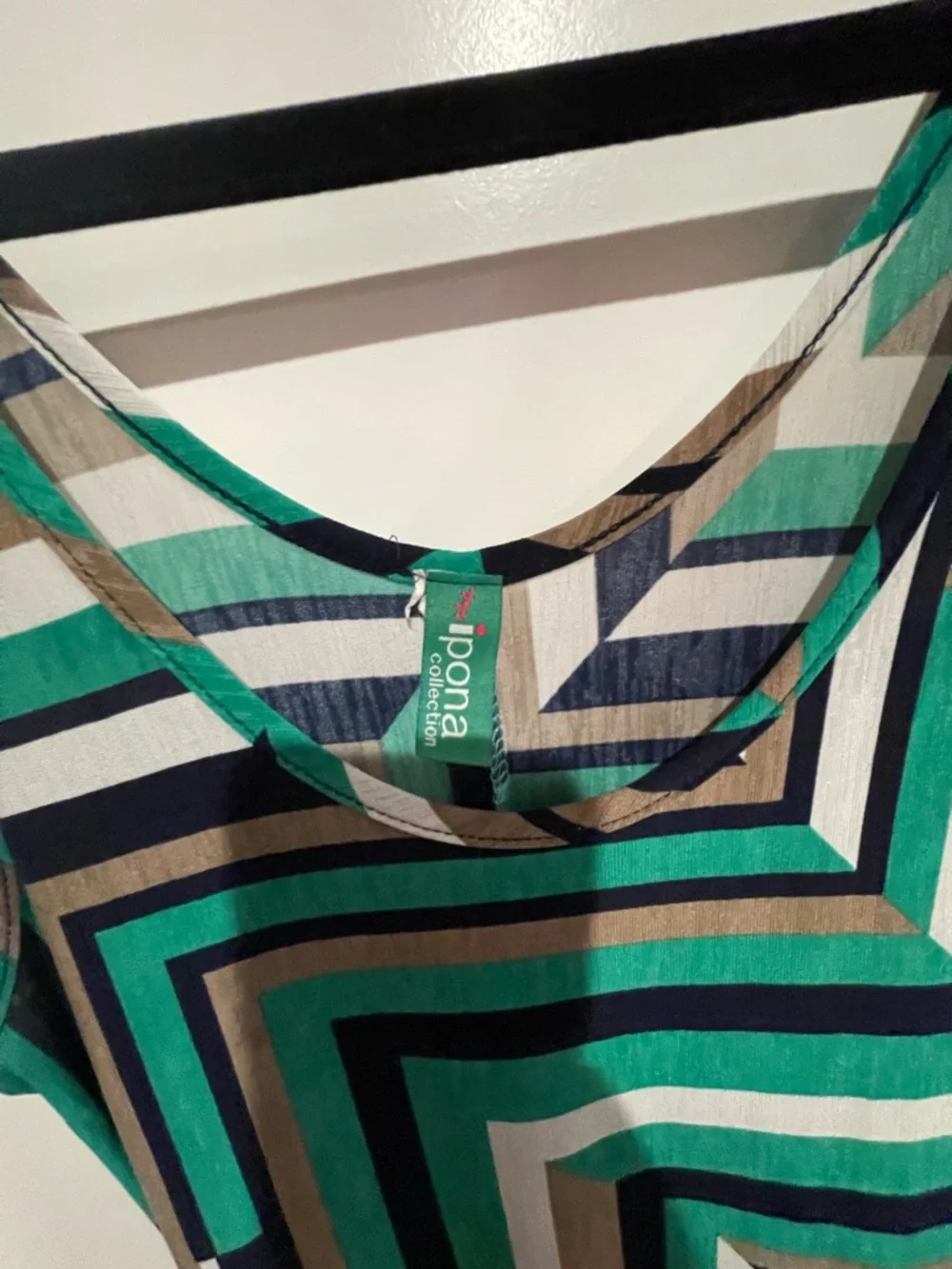Sleeveless Green Geometric Maxi Dress - Picture 2 of 2